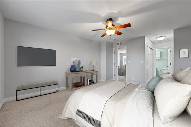 $2,400 | 450 Majestic Lane, Unit 450, Oswego, IL 60543