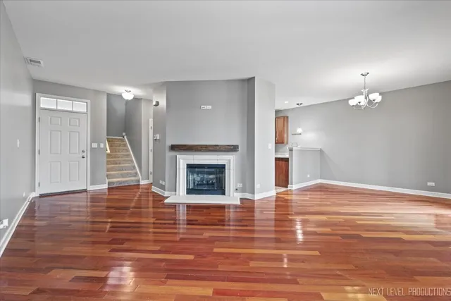 $2,400 | 450 Majestic Lane, Unit 450, Oswego, IL 60543