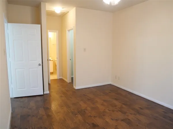 $1,250 | 6289 Wilcrest Drive, Unit 7302, Houston, TX 77072