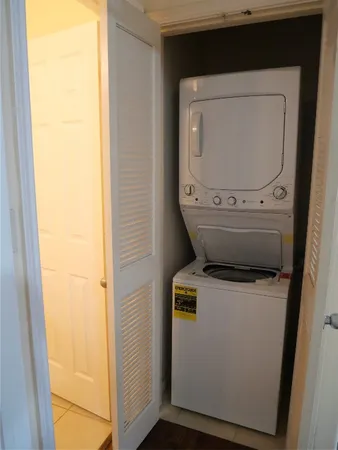 $1,250 | 6289 Wilcrest Drive, Unit 7302, Houston, TX 77072