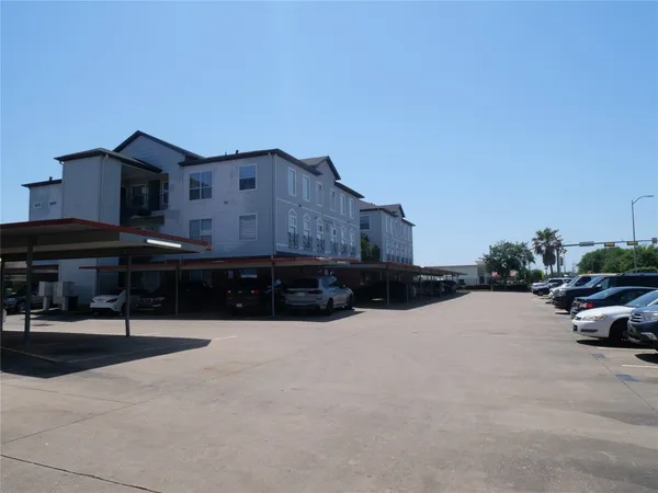 $1,250 | 6289 Wilcrest Drive, Unit 7302, Houston, TX 77072