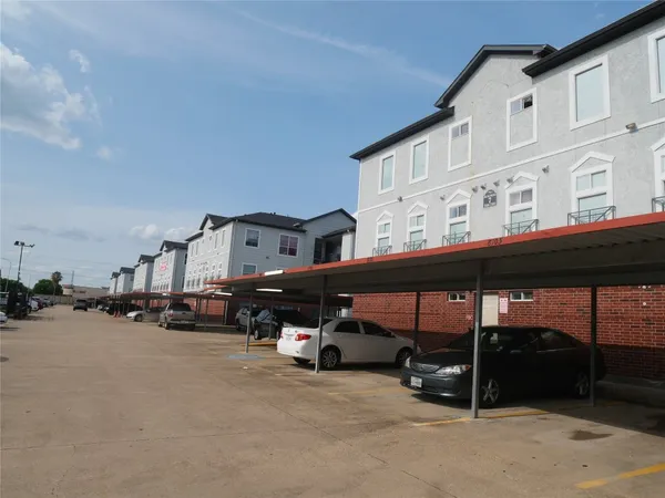 $1,250 | 6289 Wilcrest Drive, Unit 7302, Houston, TX 77072