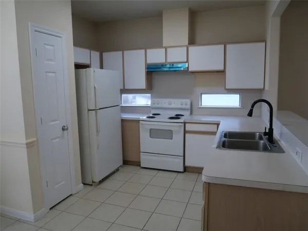 $1,250 | 6289 Wilcrest Drive, Unit 7302, Houston, TX 77072