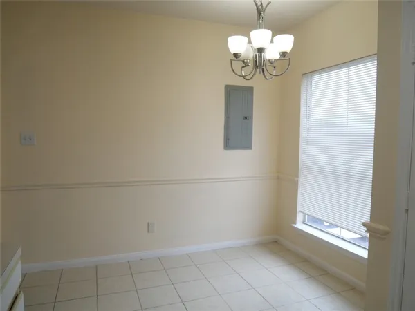 $1,250 | 6289 Wilcrest Drive, Unit 7302, Houston, TX 77072