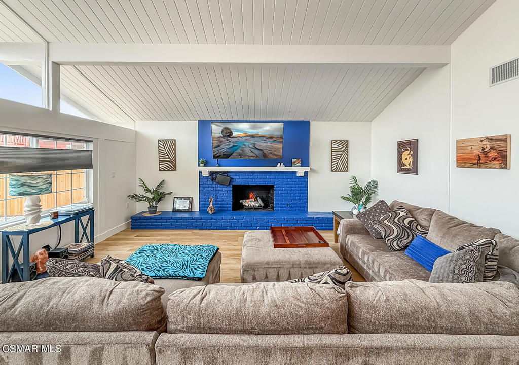 5040 Dolphin Way Oxnard, CA 93035 - Photo 7 of 26 a living room with furniture and a couch