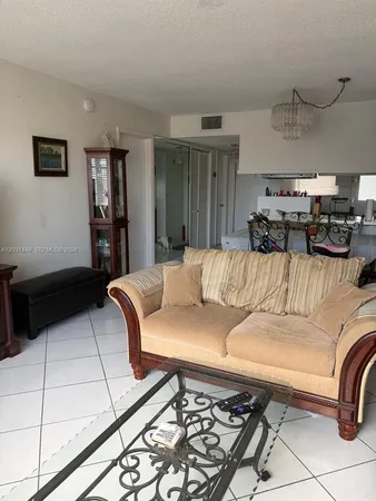 $1,500 | 215 Southeast 3rd Avenue, Unit 403A, Hallandale Beach, FL 33009