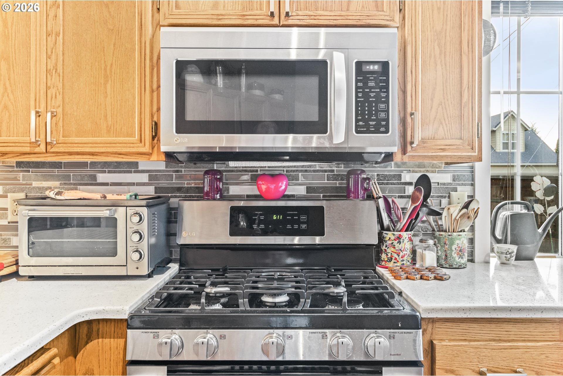 1415 Gilham Road Eugene, OR 97401 - Photo 17 of 36 Kitchen