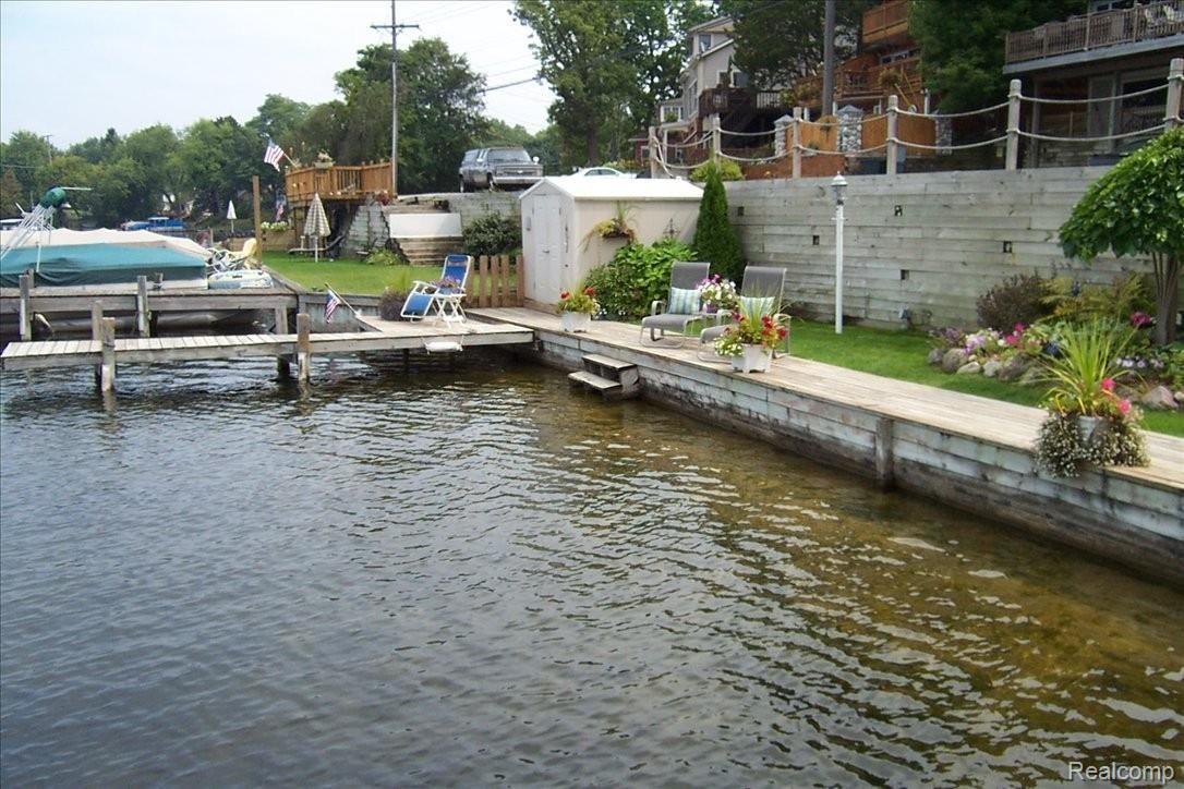 445 Heights Road Lake Orion, MI 48362 - Photo 21 of 24 Two docks, shed and more!
