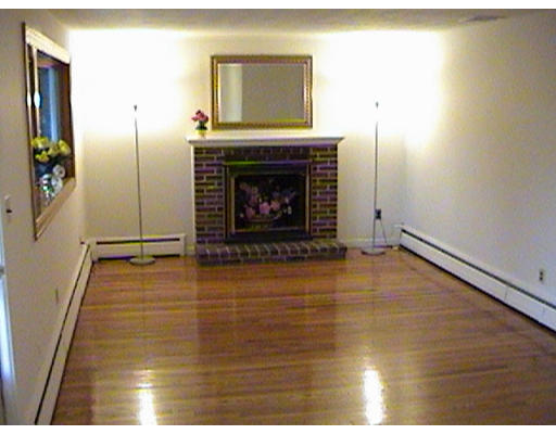 63 Londonderry Road Framingham, MA 01701 - Photo 2 of 4 Gallery Image 2