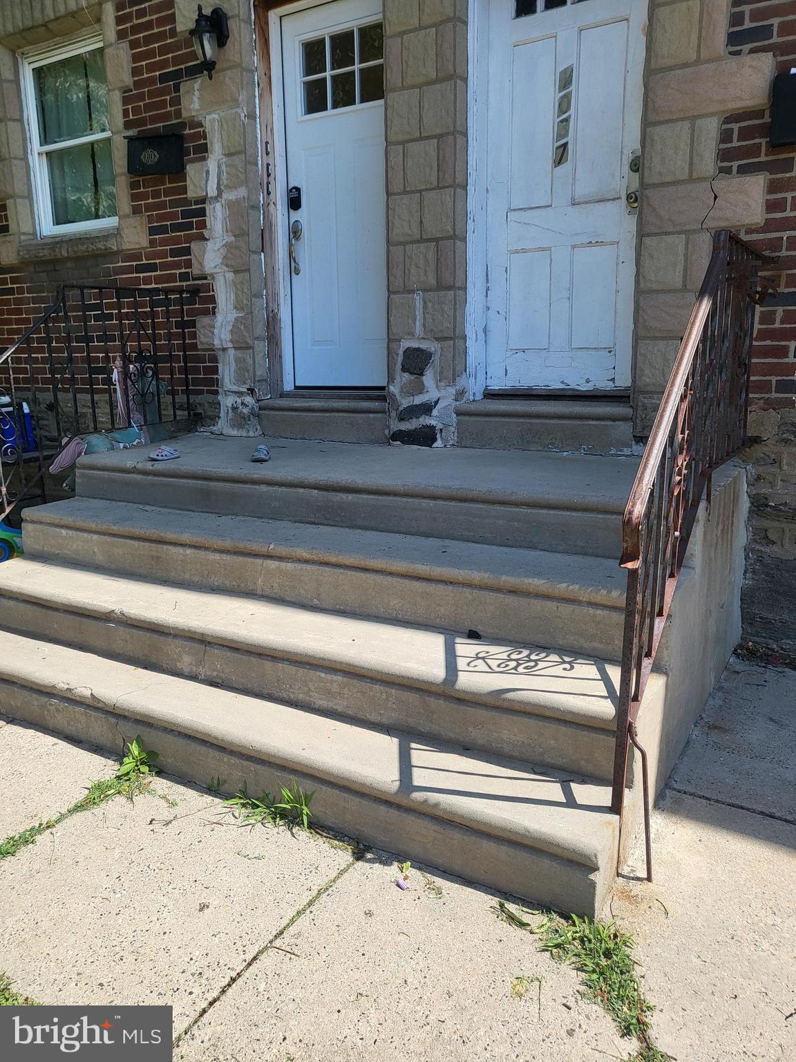 1037 Fanshawe Street Philadelphia, PA 19111 - Photo 3 of 29