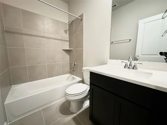 $2,100 | 12164 Ridge Top Drive, Conroe, TX 77304