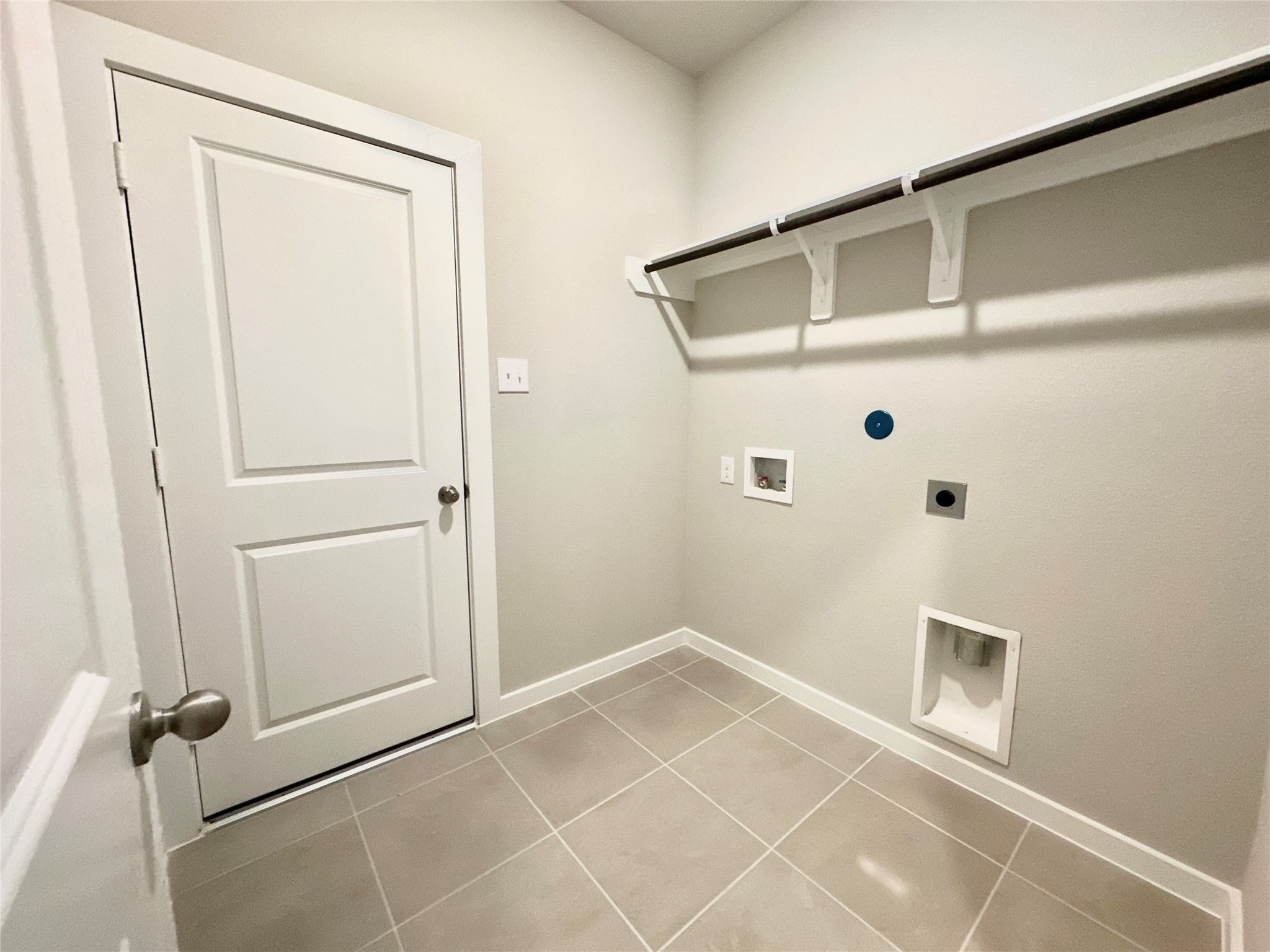 12164 Ridge Top Drive Conroe, TX 77304 - Photo 11 of 23 Spacious Laundry. Washer, Dryer and refrigerator provided upon request.