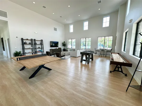 $2,100 | 12164 Ridge Top Drive, Conroe, TX 77304