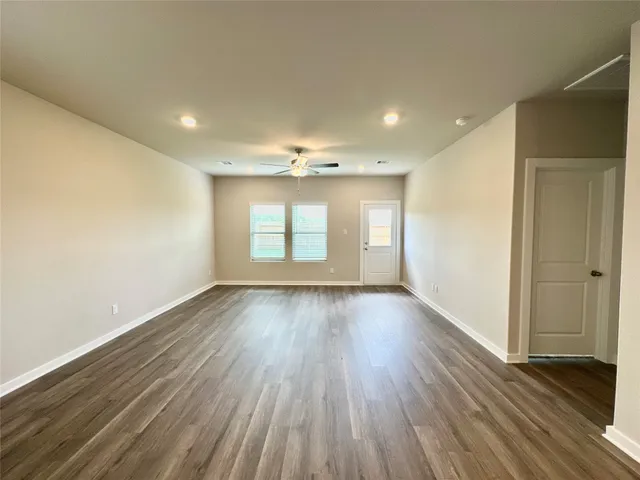 $2,100 | 12164 Ridge Top Drive, Conroe, TX 77304