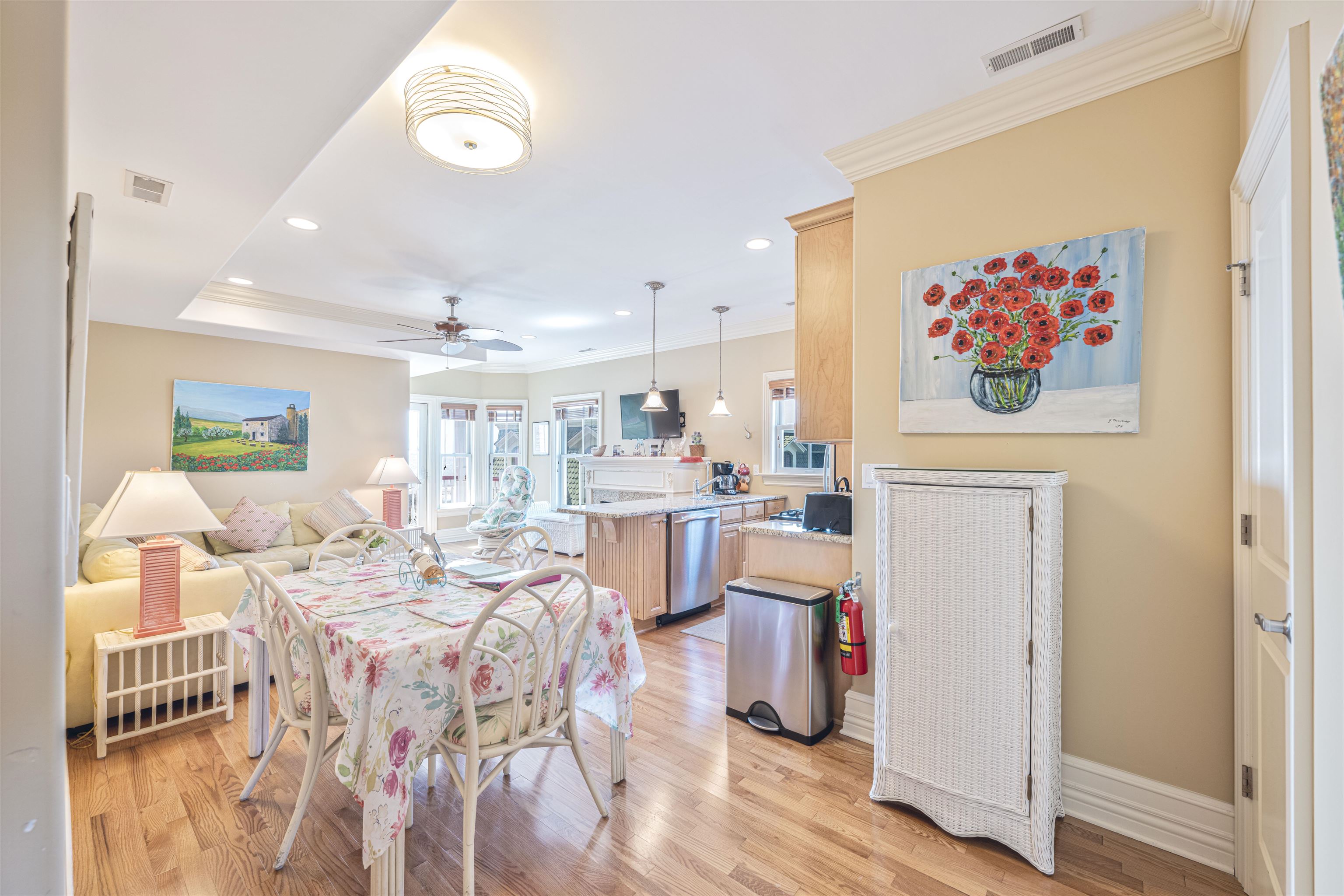927 Beach, Unit 6 Cape May, NJ 08204 - Photo 4 of 34 a very nice looking room with a large window