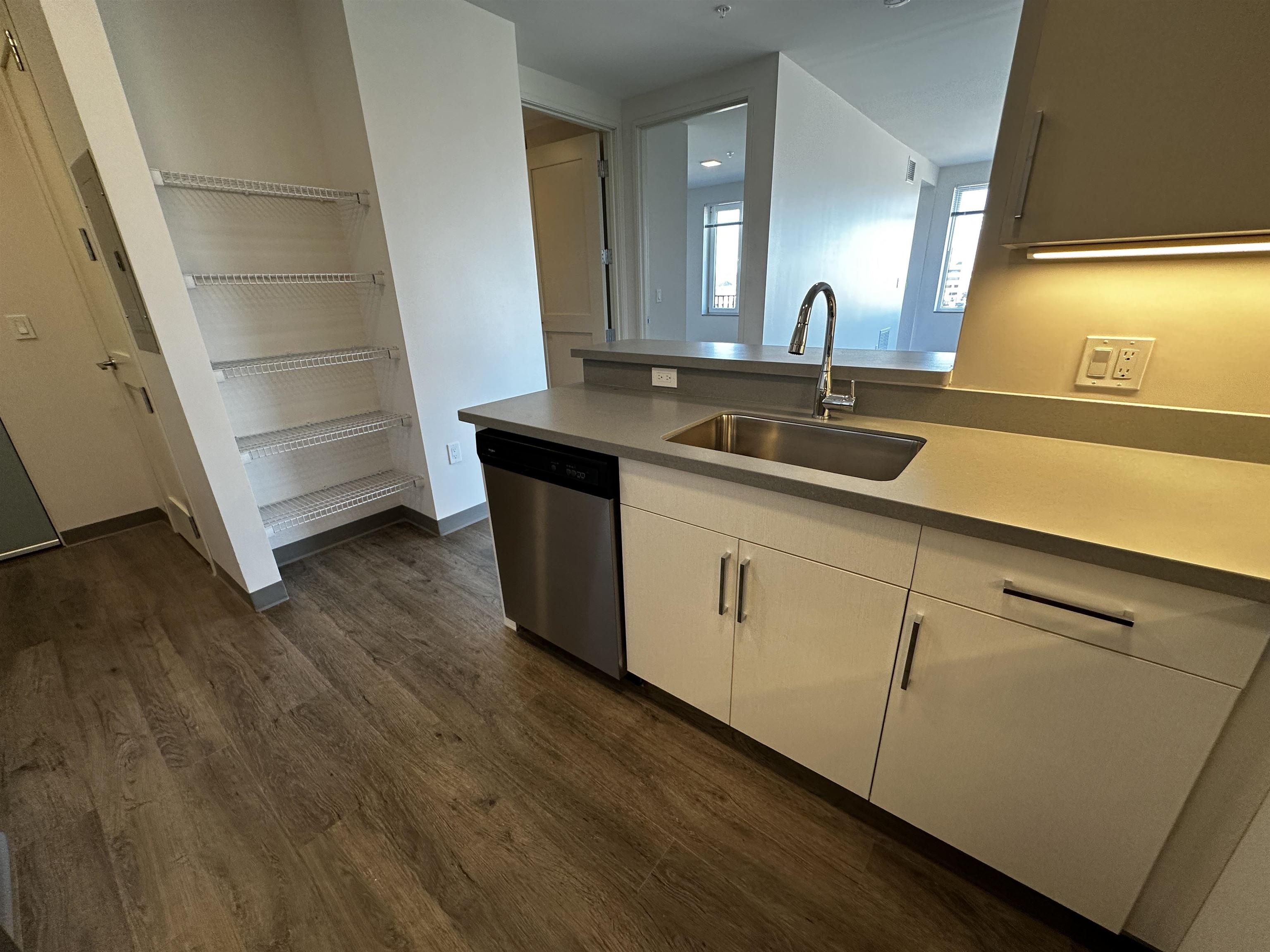 409 Elm Street, Unit 601 Manchester, NH 03101 - Photo 7 of 39