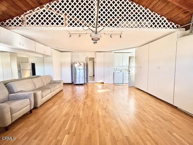 a view of livingroom with furniture