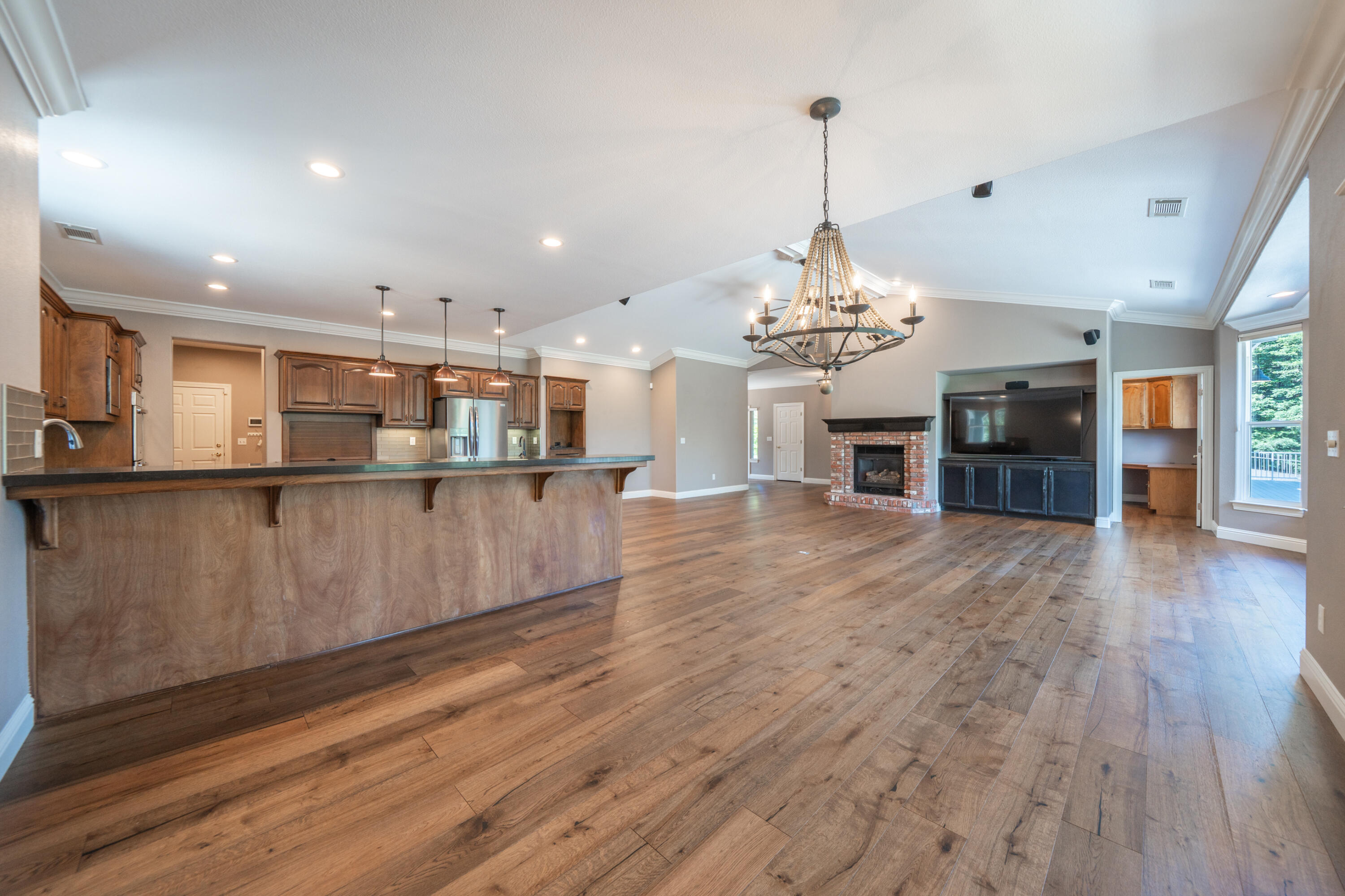 13477 Tierra Heights Road Redding, CA 96003 - Photo 13 of 92 13477 Tierra Heights Rd-25