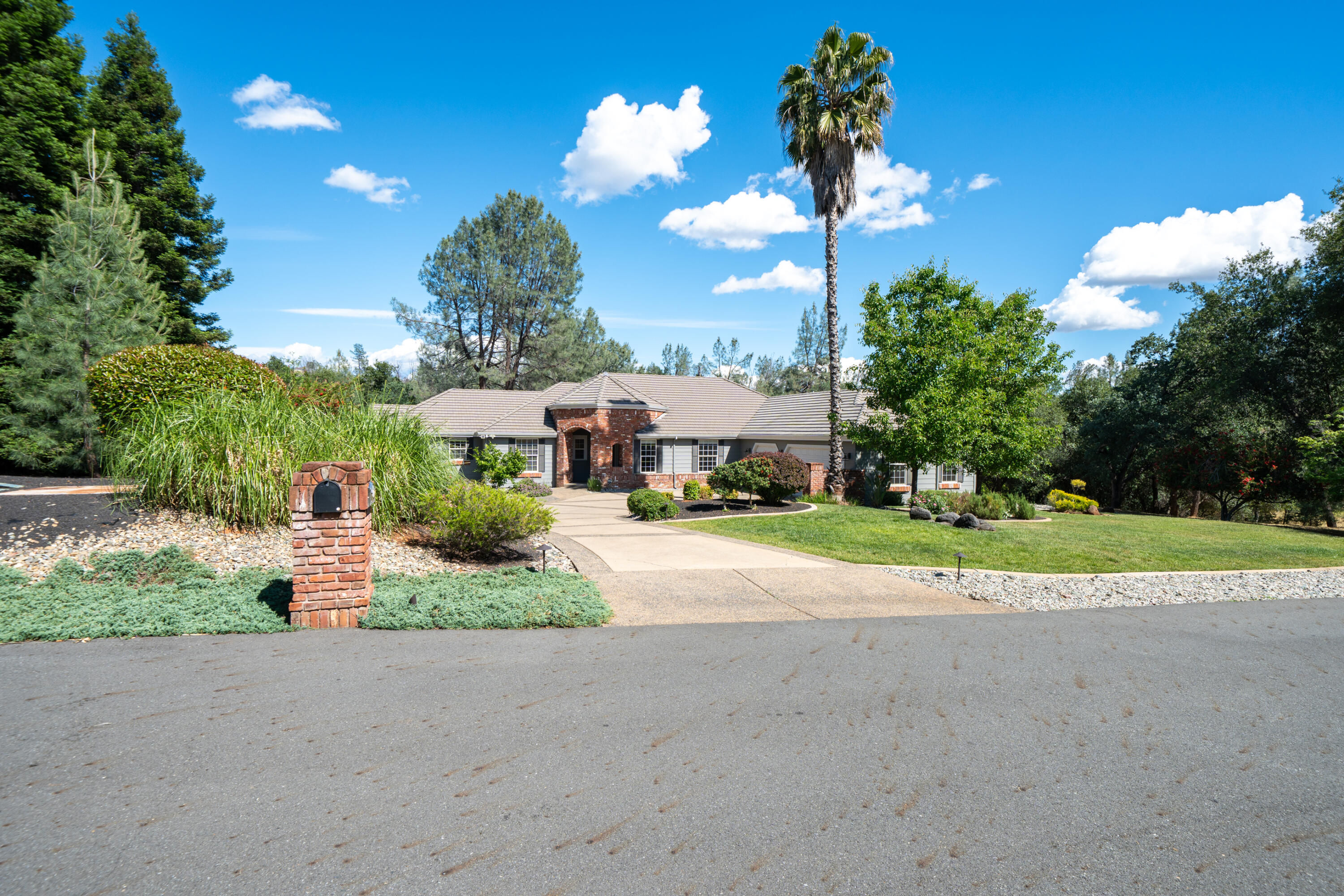 13477 Tierra Heights Road Redding, CA 96003 - Photo 2 of 92 First Impression