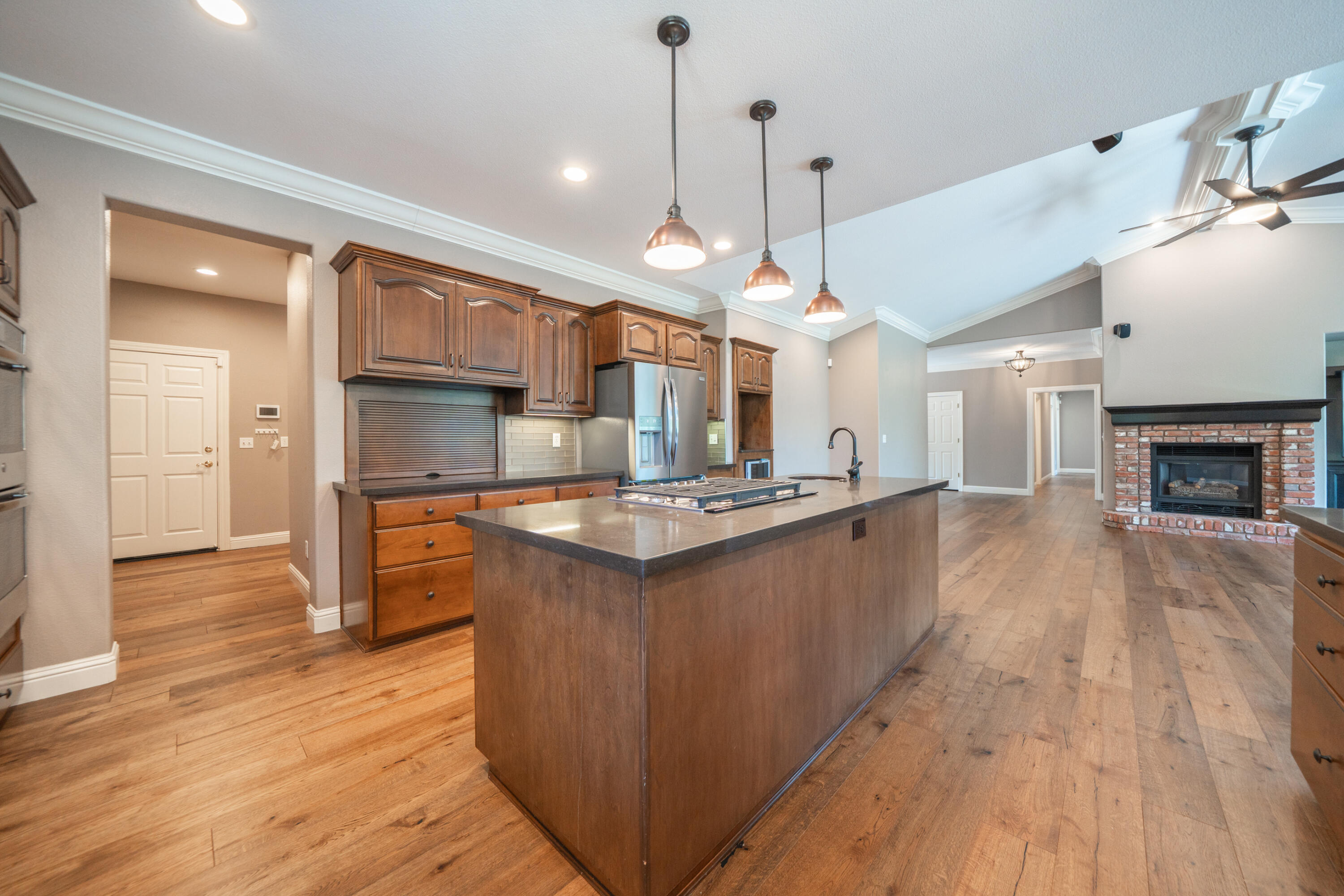 13477 Tierra Heights Road Redding, CA 96003 - Photo 21 of 92 Kitchen