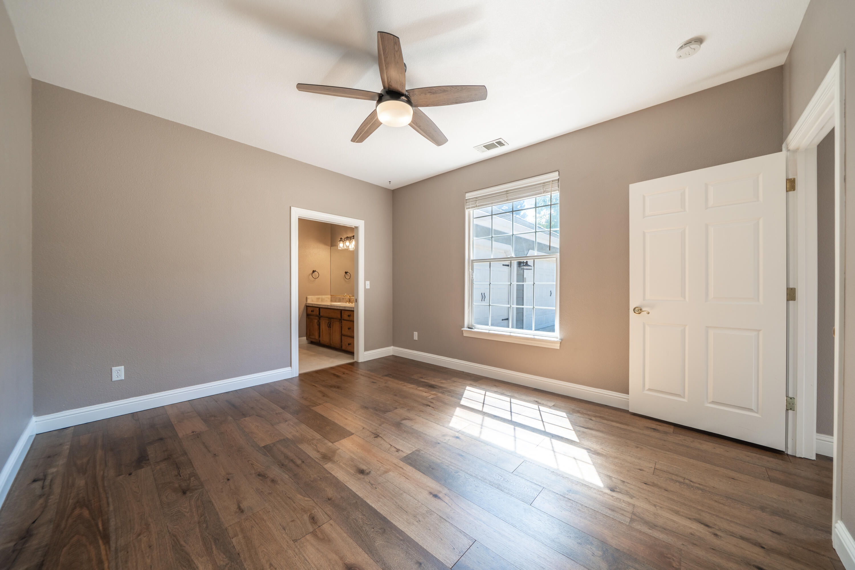 13477 Tierra Heights Road Redding, CA 96003 - Photo 26 of 92 13477 Tierra Heights Rd-38