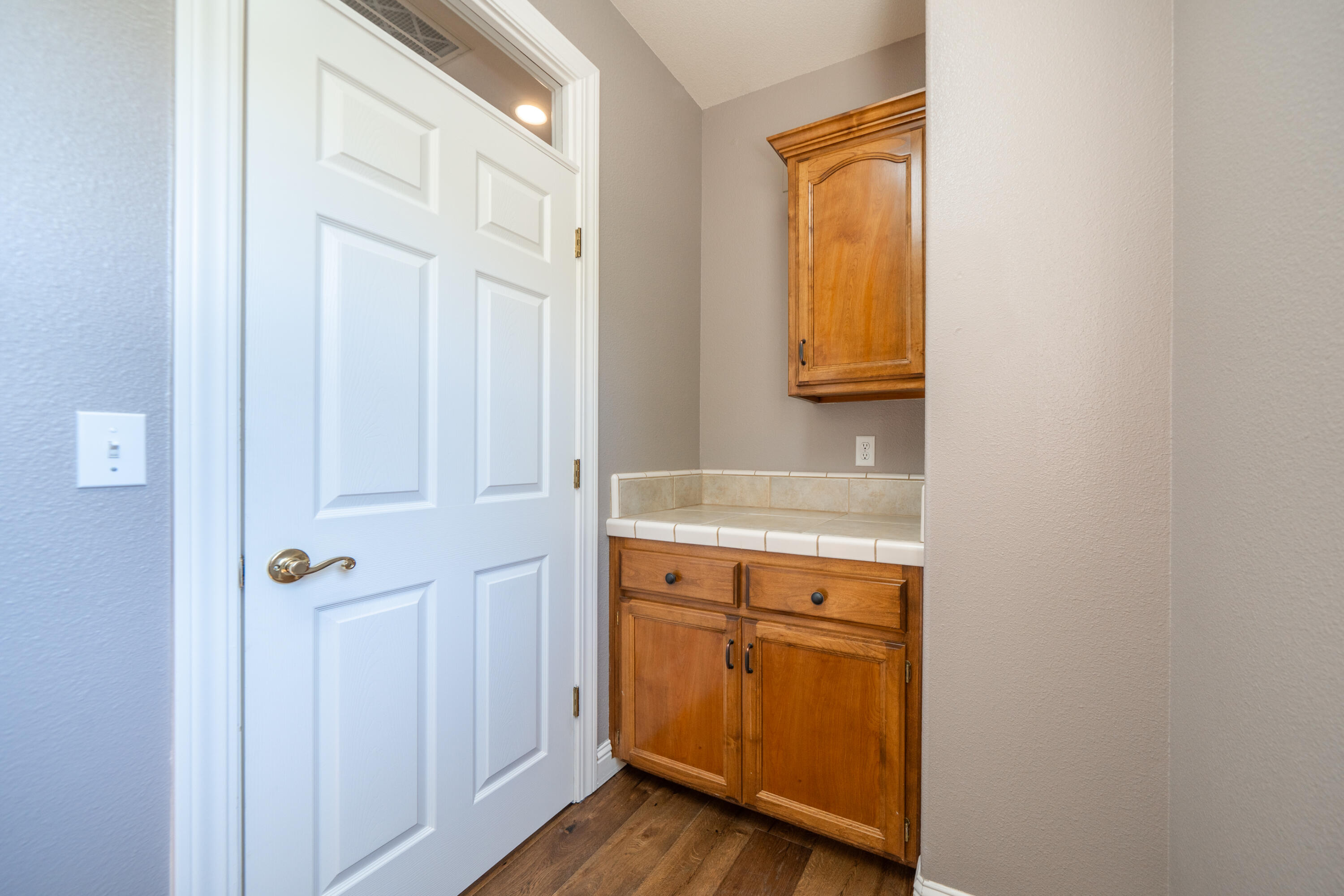 13477 Tierra Heights Road Redding, CA 96003 - Photo 47 of 92 Laundry