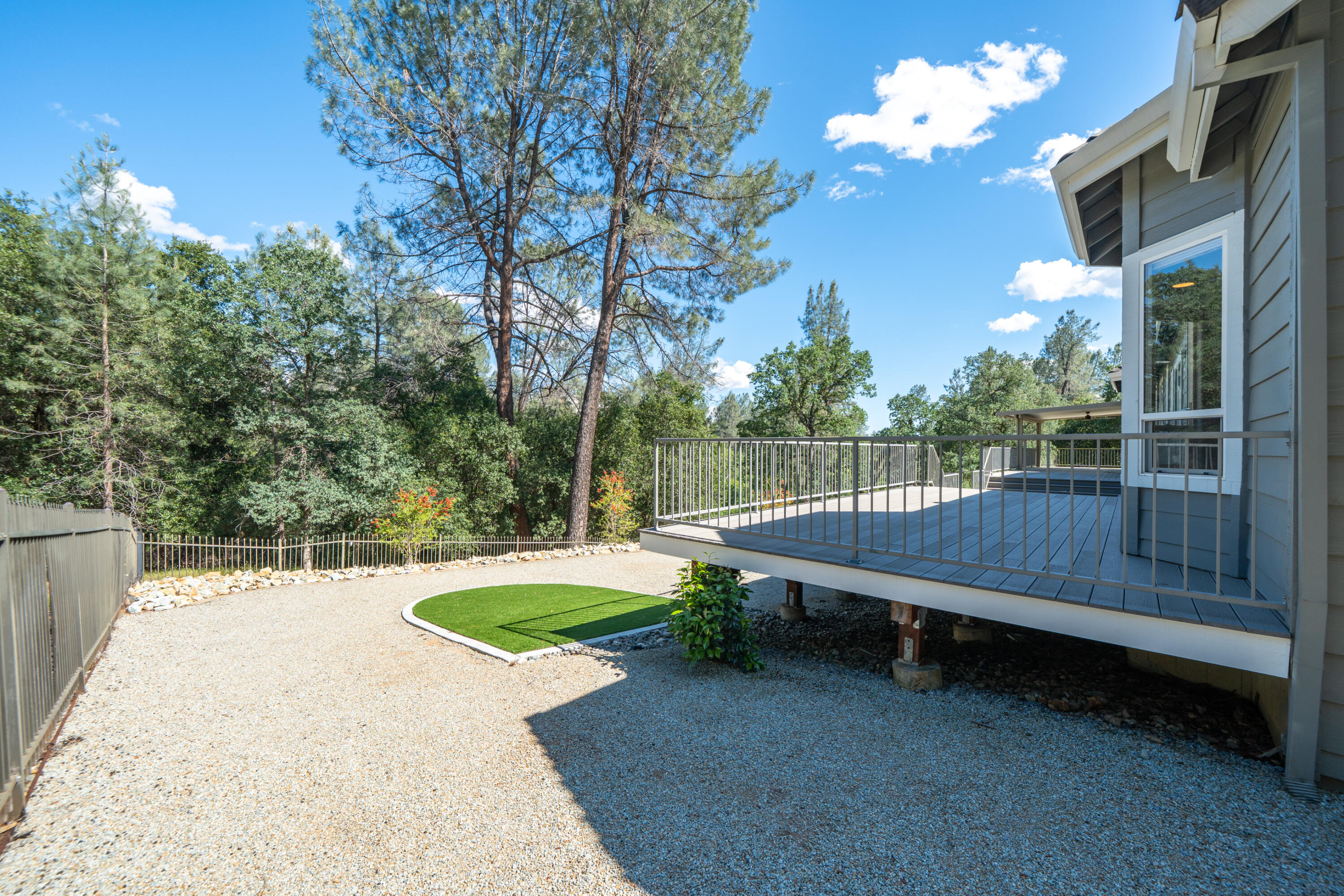 13477 Tierra Heights Road Redding, CA 96003 - Photo 55 of 92 Backyard