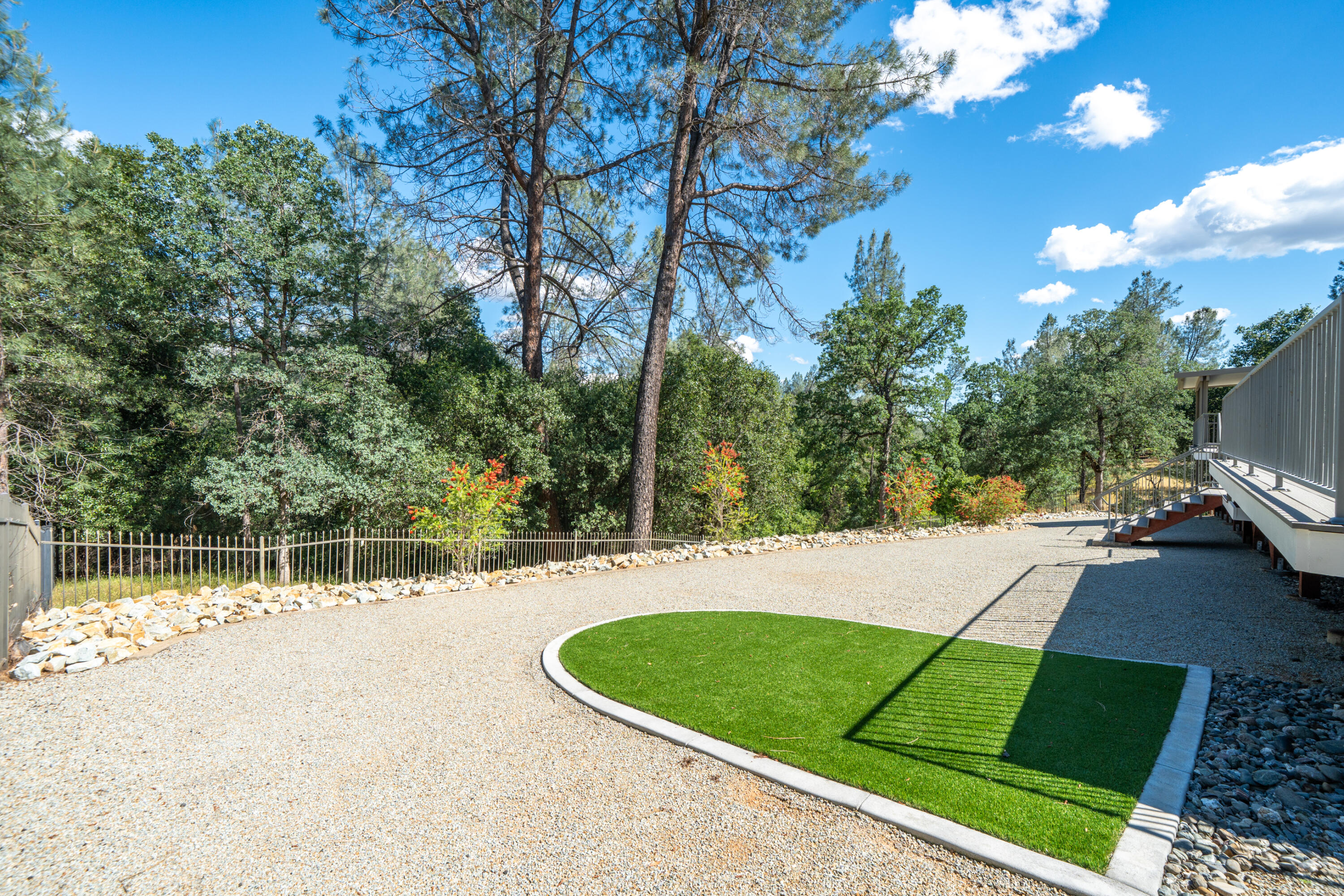 13477 Tierra Heights Road Redding, CA 96003 - Photo 56 of 92 Privacy
