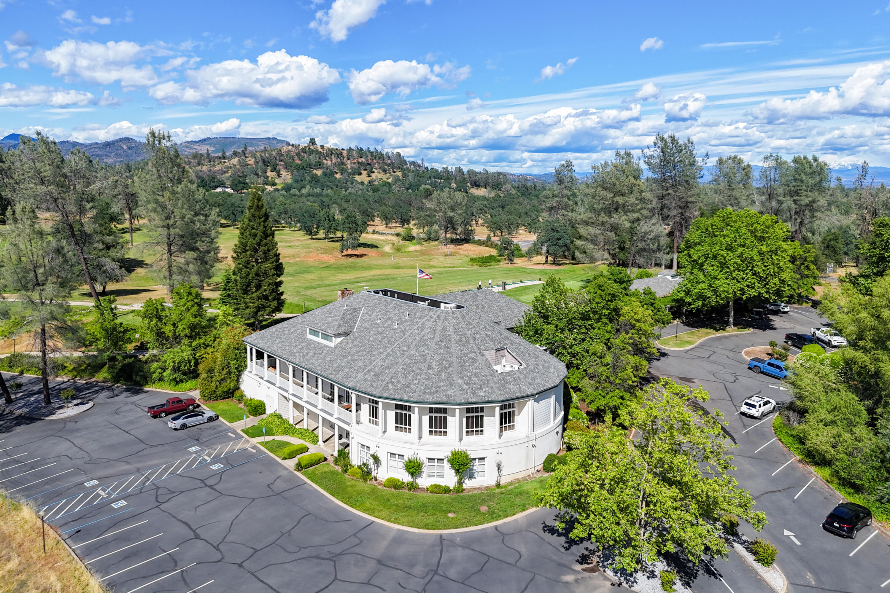 13477 Tierra Heights Road Redding, CA 96003 - Photo 86 of 92 Club House and Resturant