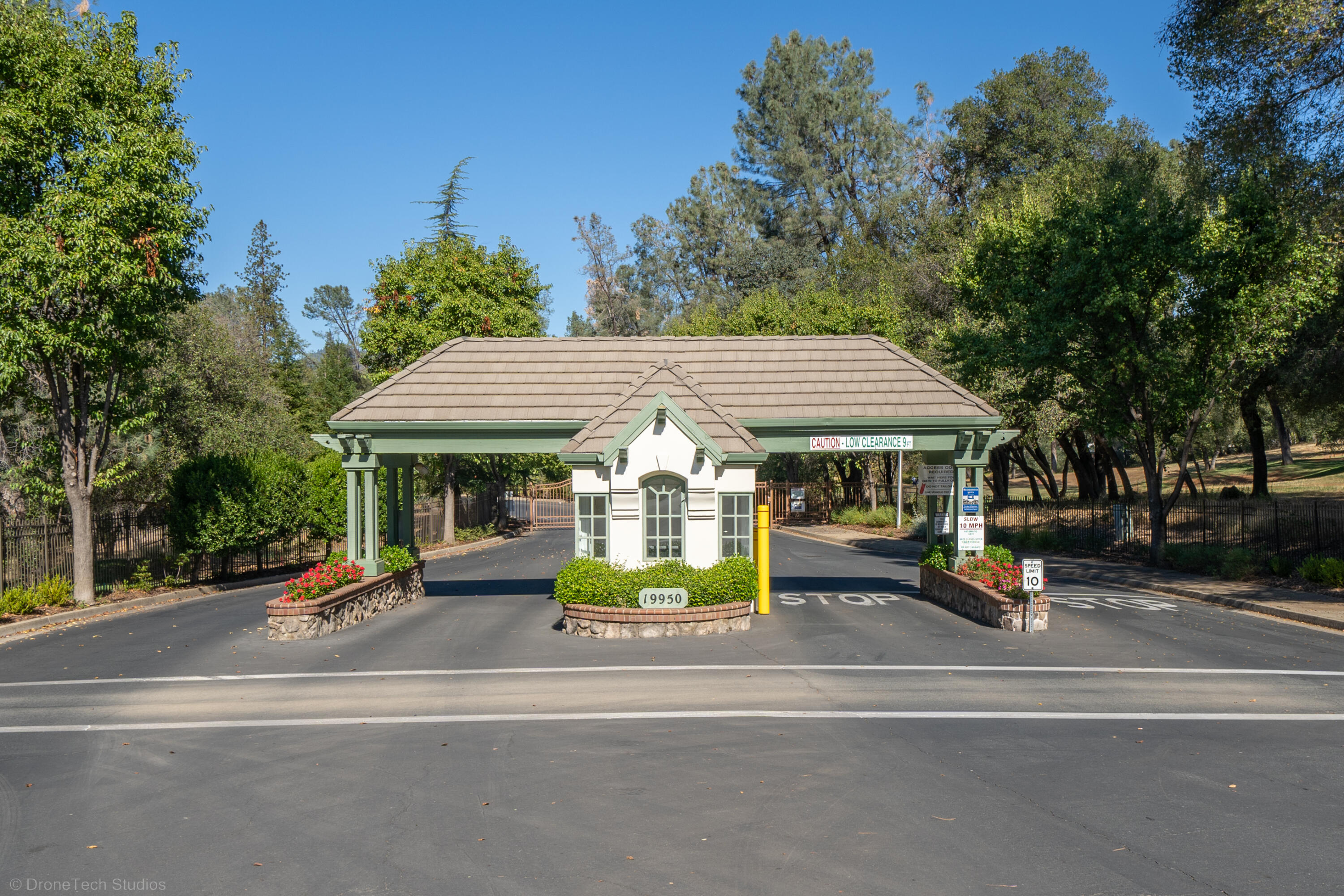 13477 Tierra Heights Road Redding, CA 96003 - Photo 91 of 92 Security Gate