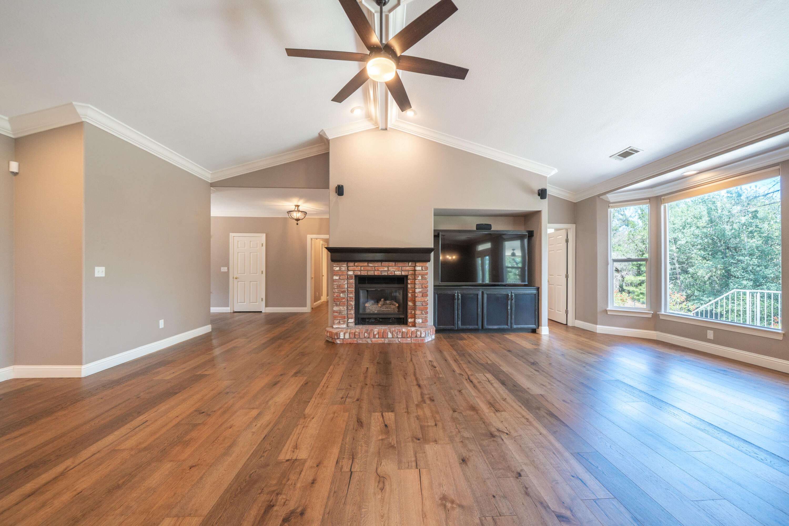13477 Tierra Heights Road Redding, CA 96003 - Photo 9 of 92 13477 Tierra Heights Rd-21
