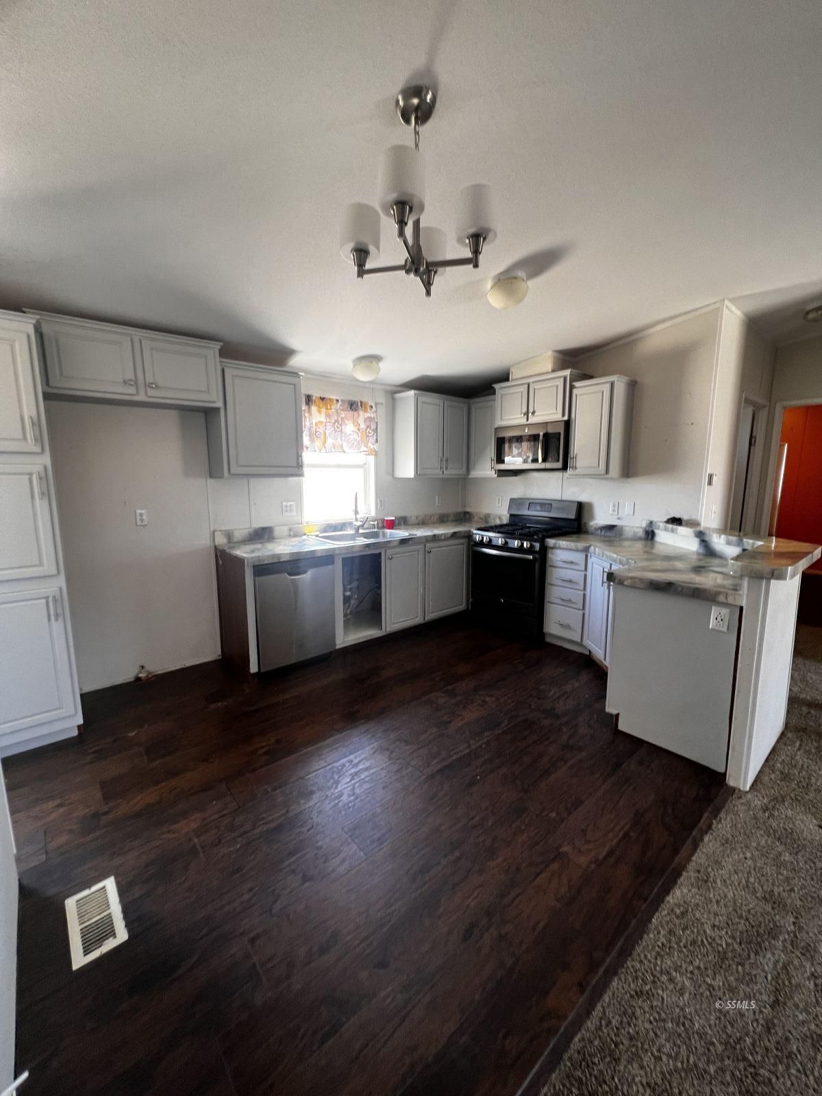 4229 West Ward Avenue Ridgecrest, CA 93555 - Photo 5 of 10 Gallery Image 5