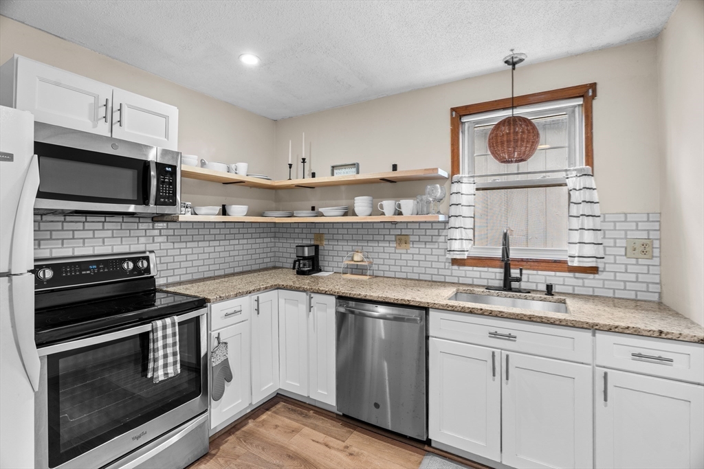 48 Champlain Street Springfield, MA 01151 - Photo 8 of 42 Gallery Image 8