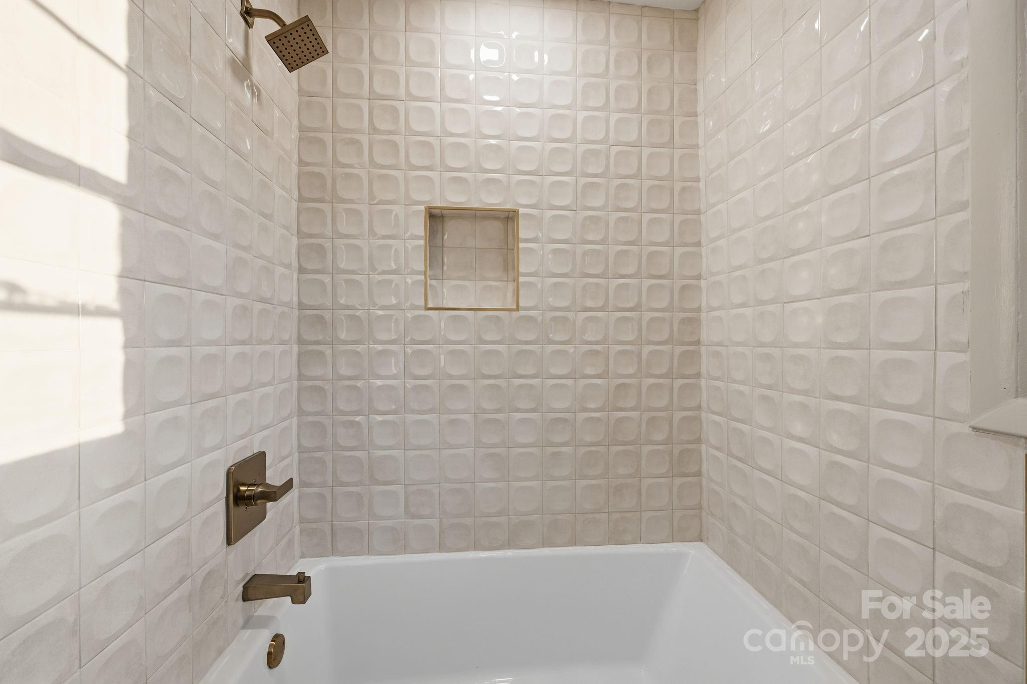 6300 Burlwood Road Charlotte, NC 28211 - Photo 22 of 37