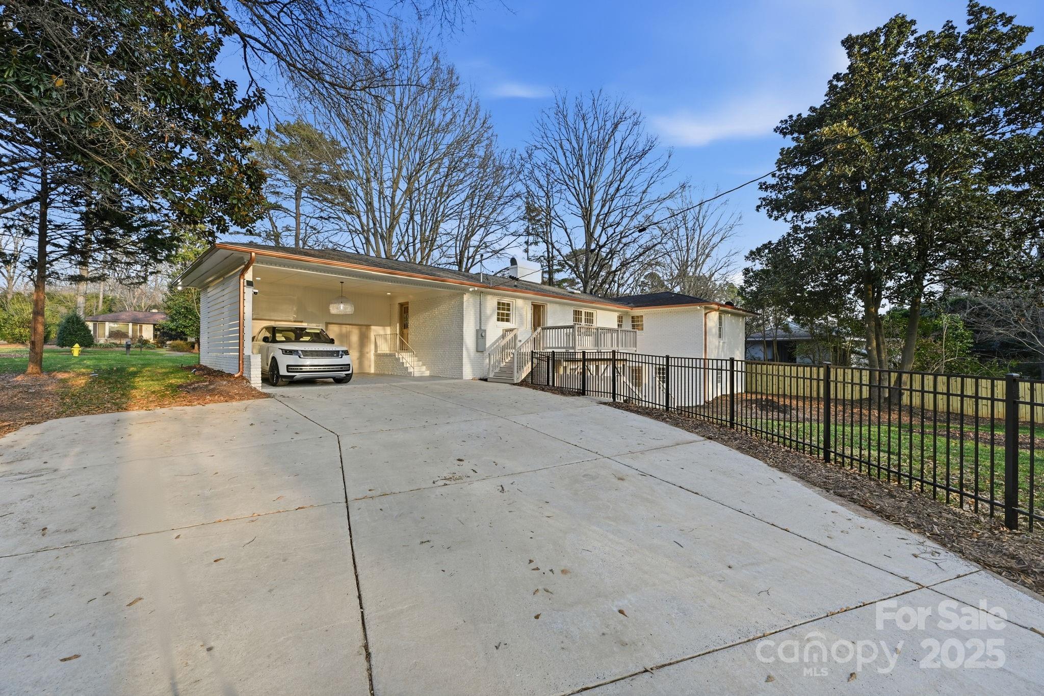 6300 Burlwood Road Charlotte, NC 28211 - Photo 35 of 37