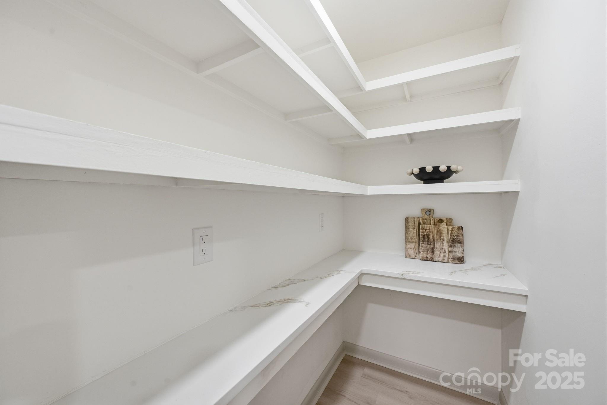 6300 Burlwood Road Charlotte, NC 28211 - Photo 8 of 37