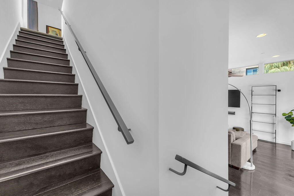 350 Goleta Way Palm Springs, CA 92264 - Photo 25 of 60 a view of entryway and hall with wooden floor