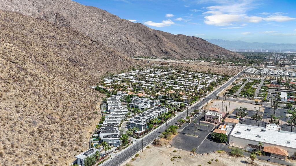 350 Goleta Way Palm Springs, CA 92264 - Photo 58 of 60 a view of a city