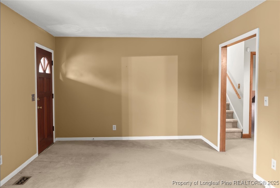 226 Red Oak Drive Spring Lake, NC 28390 - Photo 5 of 28