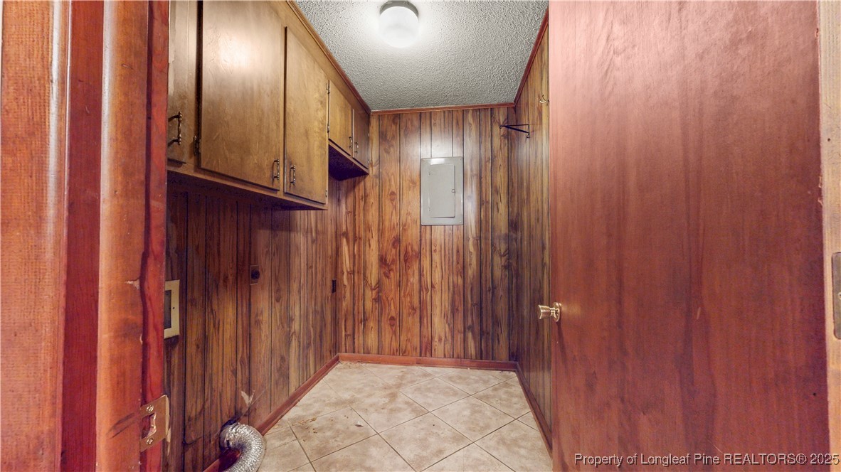 226 Red Oak Drive Spring Lake, NC 28390 - Photo 9 of 28 Laundry Room off of Kitchen