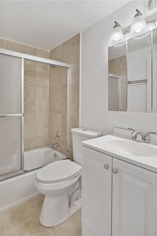 620 Peachtree Street Northeast, Unit 1716 Atlanta, GA 30308 - Photo 13 of 37 a bathroom with a sink toilet and shower
