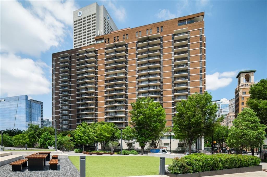 620 Peachtree Street Northeast, Unit 1716 Atlanta, GA 30308 - Photo 30 of 37 a front view of a building