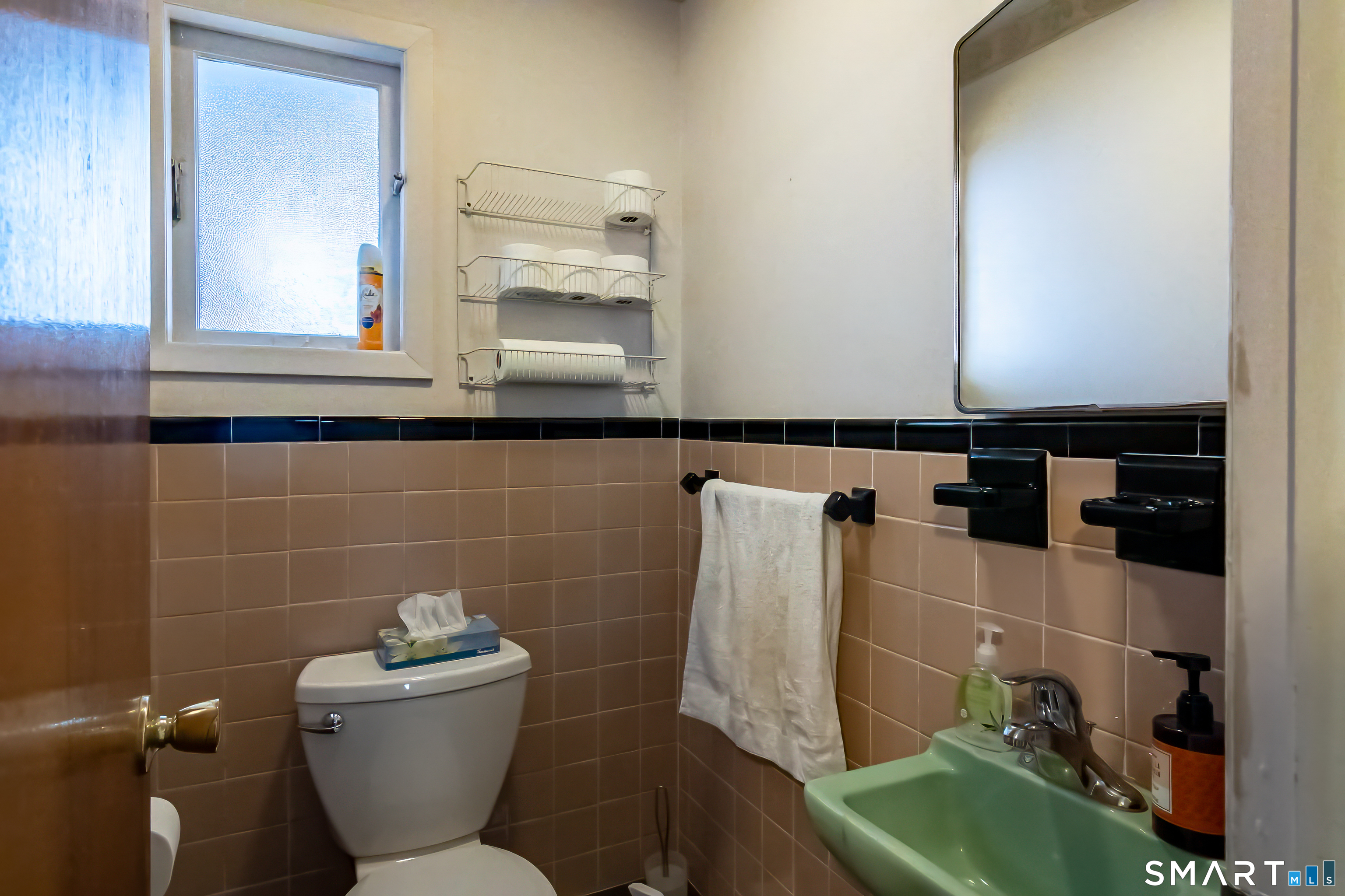 126 Cherry Hill Road Branford, CT 06405 - Photo 8 of 40