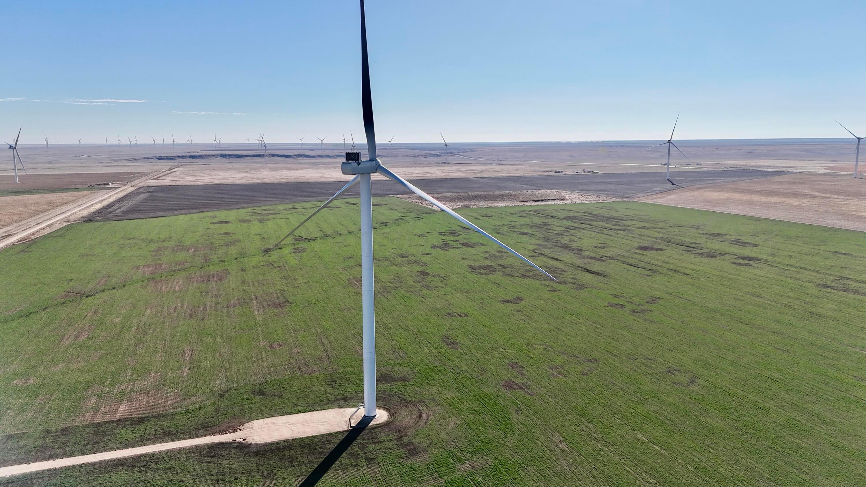 5300 Sh-207 Claude, TX 79019 - Photo 7 of 14 a bathroom with a shower and a sink