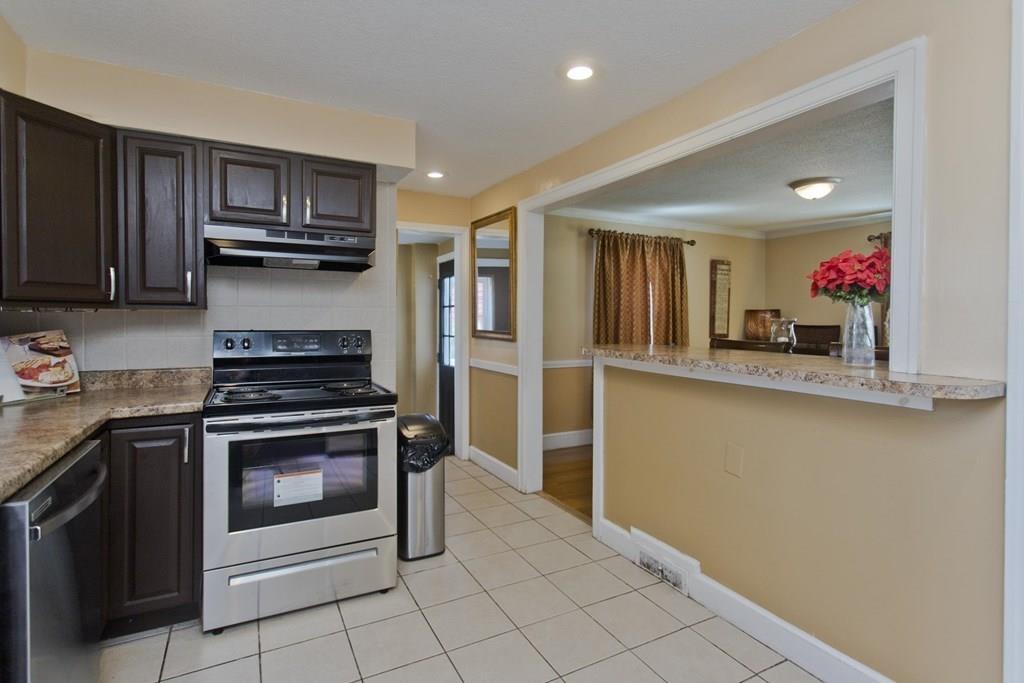1592 Plumtree Road Springfield, MA 01119 - Photo 6 of 31