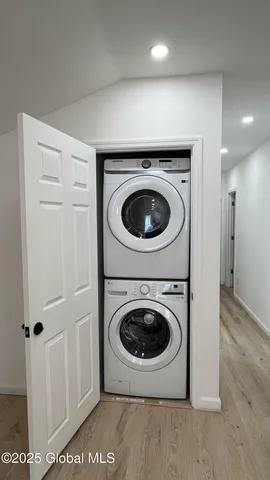 $1,825 | 355 4th Street, Unit 2, Troy, NY 12180