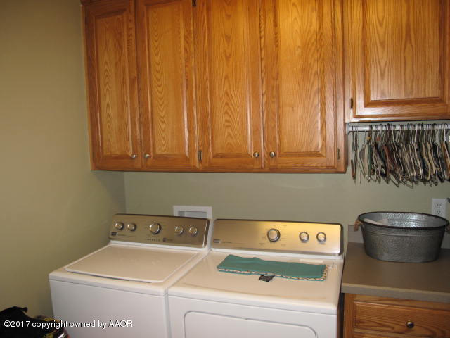 6606 Rally Road Amarillo, TX 79119 - Photo 18 of 20 a utility room with dryer and washer