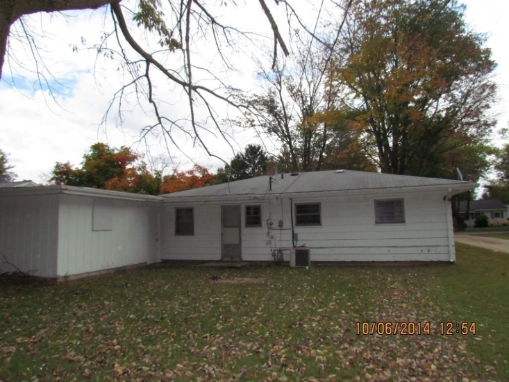 2322 Virginia Road Benton Harbor, MI 49022 - Photo 2 of 9 IMG_3471 (Medium)