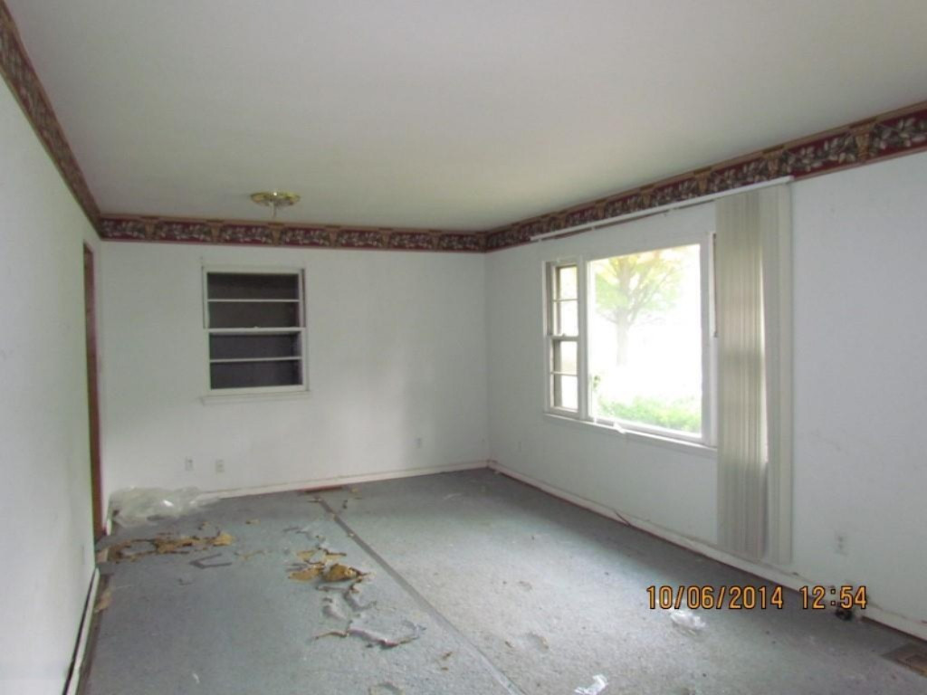 2322 Virginia Road Benton Harbor, MI 49022 - Photo 3 of 9 IMG_3472 (Medium)