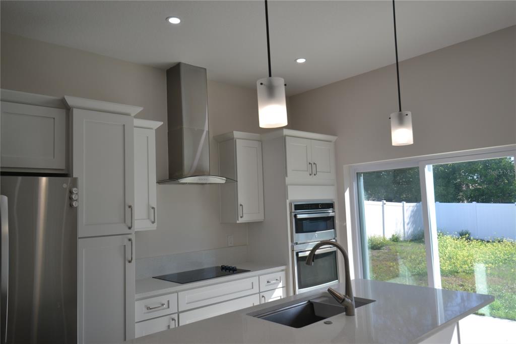 6474 Taylor Court New Port Richey, FL 34653 - Photo 3 of 41